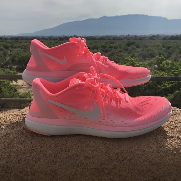 Nike Shoes - NWOT Women’s Nike Flex Run.